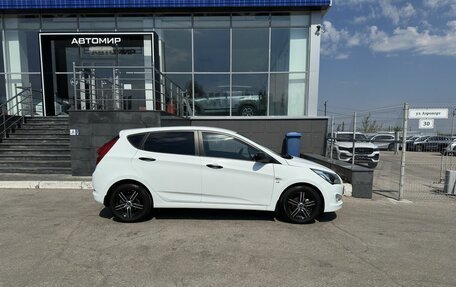 Hyundai Solaris II рестайлинг, 2015 год, 990 000 рублей, 4 фотография
