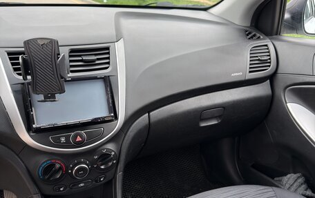 Hyundai Solaris II рестайлинг, 2015 год, 950 000 рублей, 13 фотография