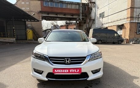 Honda Accord IX рестайлинг, 2013 год, 1 600 000 рублей, 2 фотография