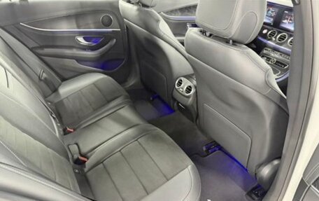 Mercedes-Benz E-Класс, 2020 год, 3 890 000 рублей, 19 фотография