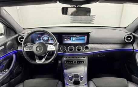 Mercedes-Benz E-Класс, 2020 год, 3 890 000 рублей, 18 фотография