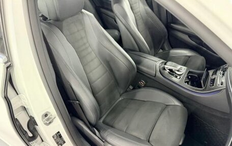 Mercedes-Benz E-Класс, 2020 год, 3 890 000 рублей, 20 фотография