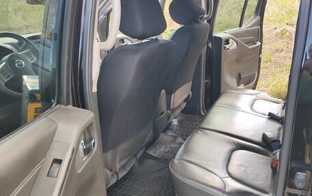 Nissan Navara (Frontier), 2010 год, 1 190 000 рублей, 8 фотография