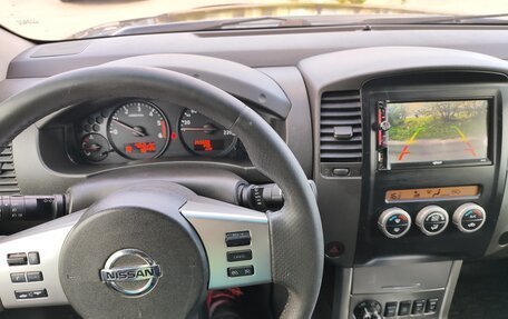 Nissan Navara (Frontier), 2010 год, 1 190 000 рублей, 10 фотография