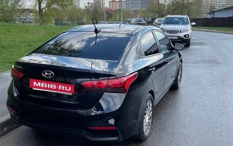 Hyundai Solaris II рестайлинг, 2017 год, 1 100 000 рублей, 4 фотография