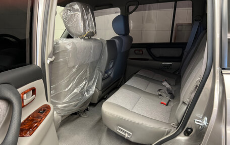 Toyota Land Cruiser 100 рестайлинг 2, 2006 год, 13 900 000 рублей, 3 фотография