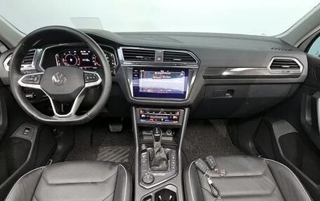 Volkswagen Tiguan II, 2022 год, 2 900 000 рублей, 14 фотография
