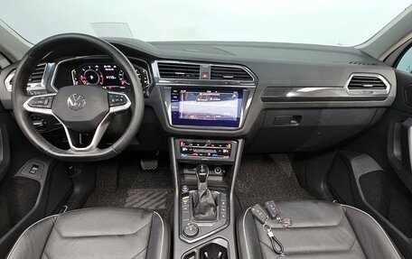 Volkswagen Tiguan II, 2022 год, 2 900 000 рублей, 8 фотография