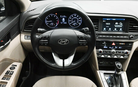 Hyundai Elantra VI рестайлинг, 2020 год, 1 715 000 рублей, 13 фотография