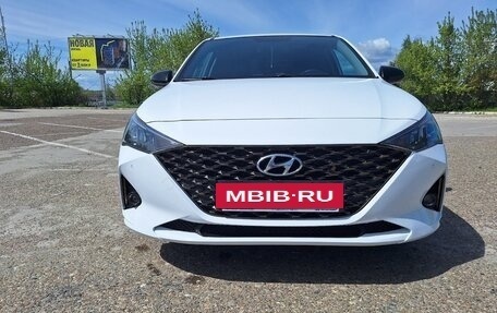 Hyundai Solaris II рестайлинг, 2022 год, 1 850 000 рублей, 2 фотография