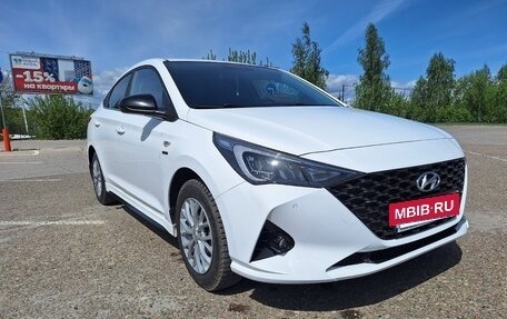 Hyundai Solaris II рестайлинг, 2022 год, 1 850 000 рублей, 3 фотография