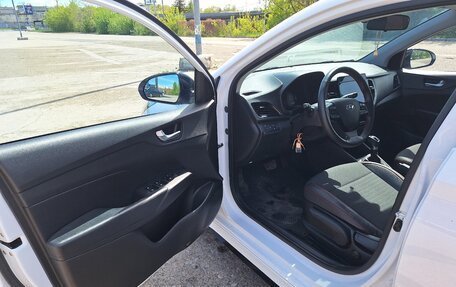 Hyundai Solaris II рестайлинг, 2022 год, 1 850 000 рублей, 13 фотография