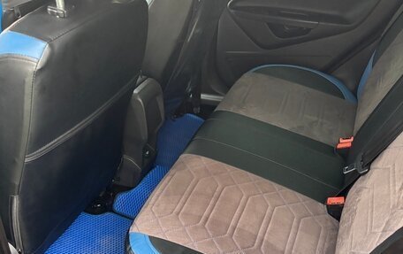 Ford Fiesta, 2015 год, 880 000 рублей, 10 фотография