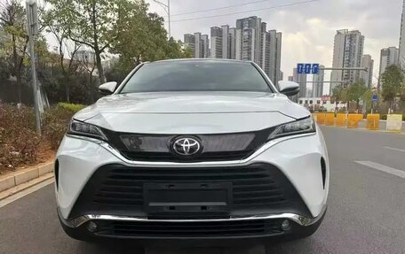 Toyota Harrier, 2023 год, 3 400 000 рублей, 2 фотография