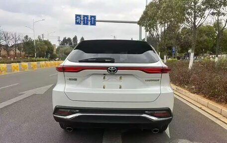 Toyota Harrier, 2023 год, 3 400 000 рублей, 5 фотография
