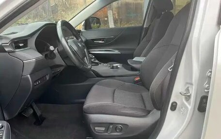Toyota Harrier, 2023 год, 3 400 000 рублей, 8 фотография
