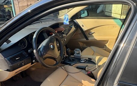 BMW 5 серия, 2004 год, 1 350 000 рублей, 4 фотография