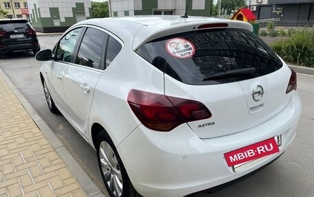 Opel Astra J, 2011 год, 750 000 рублей, 4 фотография