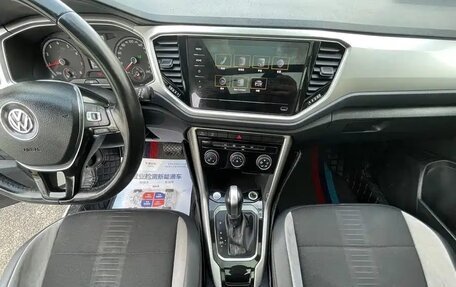 Volkswagen T-Roc I, 2023 год, 1 370 000 рублей, 7 фотография