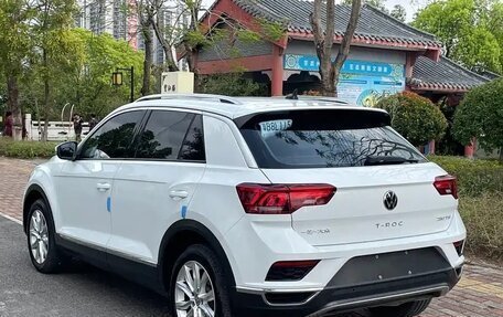Volkswagen T-Roc I, 2023 год, 1 370 000 рублей, 6 фотография
