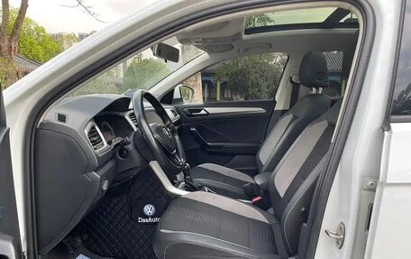 Volkswagen T-Roc I, 2023 год, 1 370 000 рублей, 8 фотография
