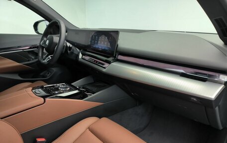 BMW 5 серия, 2025 год, 8 850 000 рублей, 7 фотография