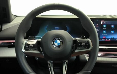 BMW 5 серия, 2025 год, 8 850 000 рублей, 15 фотография