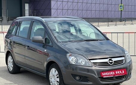 Opel Zafira B, 2013 год, 897 000 рублей, 3 фотография