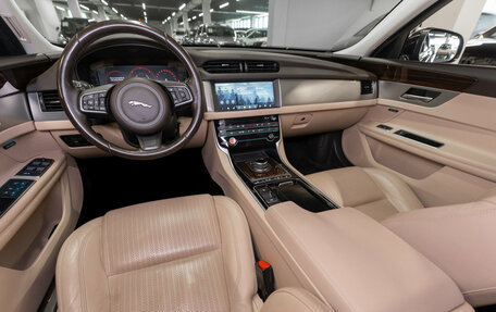 Jaguar XF II, 2016 год, 2 400 000 рублей, 7 фотография
