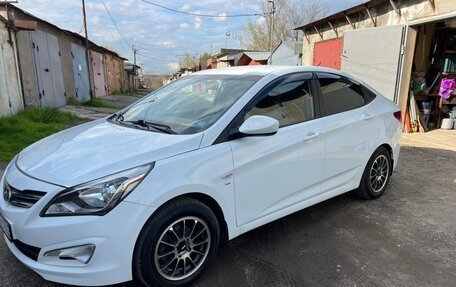 Hyundai Solaris II рестайлинг, 2015 год, 1 200 000 рублей, 1 фотография