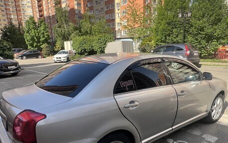 Toyota Avensis III рестайлинг, 2005 год, 645 000 рублей, 3 фотография