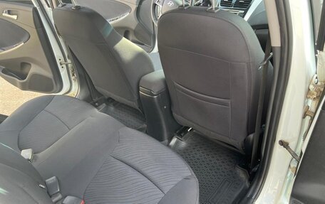 Hyundai Solaris II рестайлинг, 2015 год, 1 200 000 рублей, 13 фотография