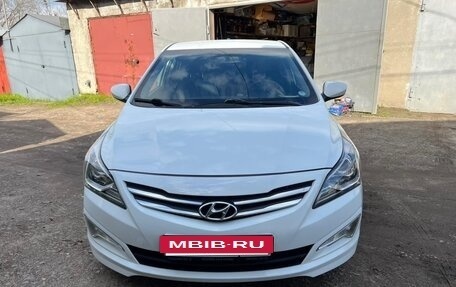 Hyundai Solaris II рестайлинг, 2015 год, 1 200 000 рублей, 3 фотография