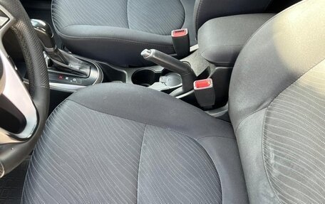 Hyundai Solaris II рестайлинг, 2015 год, 1 200 000 рублей, 23 фотография