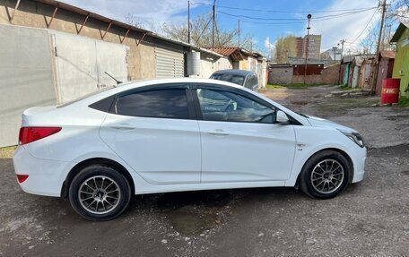 Hyundai Solaris II рестайлинг, 2015 год, 1 200 000 рублей, 40 фотография