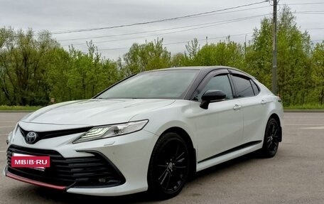 Toyota Camry, 2021 год, 3 350 000 рублей, 2 фотография