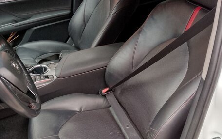 Toyota Camry, 2021 год, 3 350 000 рублей, 10 фотография