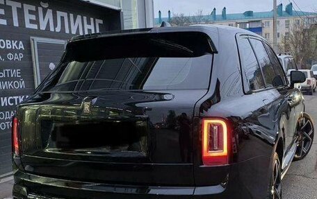 Rolls-Royce Cullinan, 2019 год, 29 490 000 рублей, 2 фотография