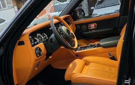 Rolls-Royce Cullinan, 2019 год, 29 490 000 рублей, 3 фотография