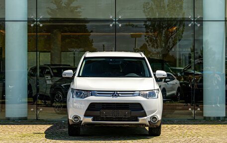 Mitsubishi Outlander III рестайлинг 3, 2014 год, 1 295 000 рублей, 2 фотография
