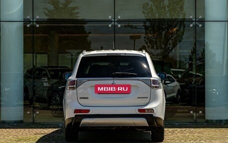 Mitsubishi Outlander III рестайлинг 3, 2014 год, 1 295 000 рублей, 5 фотография