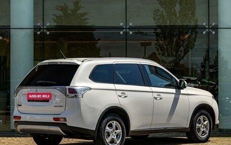 Mitsubishi Outlander III рестайлинг 3, 2014 год, 1 295 000 рублей, 6 фотография