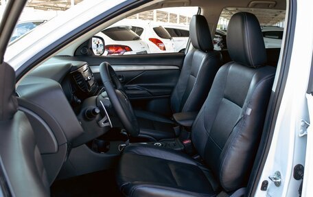 Mitsubishi Outlander III рестайлинг 3, 2014 год, 1 295 000 рублей, 14 фотография