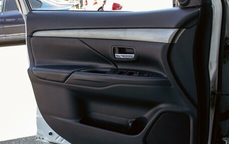 Mitsubishi Outlander III рестайлинг 3, 2014 год, 1 295 000 рублей, 17 фотография
