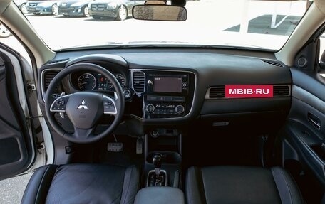 Mitsubishi Outlander III рестайлинг 3, 2014 год, 1 295 000 рублей, 16 фотография
