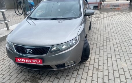 KIA Cerato III, 2010 год, 700 000 рублей, 1 фотография