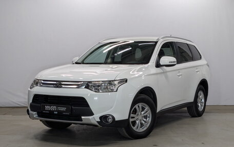 Mitsubishi Outlander III рестайлинг 3, 2014 год, 1 595 000 рублей, 1 фотография