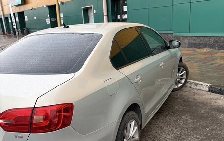 Volkswagen Jetta VI, 2011 год, 680 000 рублей, 4 фотография