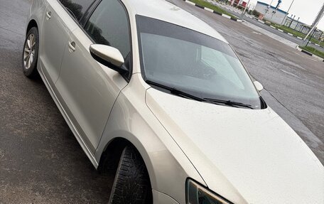 Volkswagen Jetta VI, 2011 год, 680 000 рублей, 5 фотография
