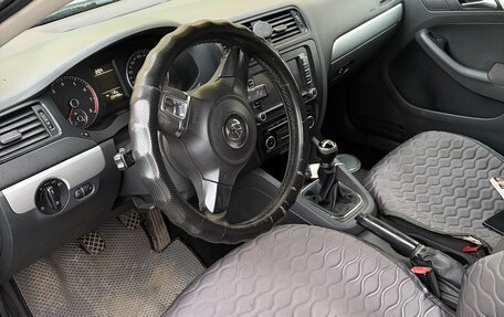 Volkswagen Jetta VI, 2011 год, 680 000 рублей, 8 фотография